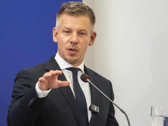 Mindjárt megszólal Magyar Péter