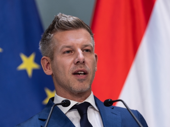 „Üzenem a maffiának: nem hátrálunk!” – Magyar Péter reagált Orbán Viktor interjújára