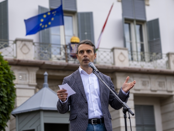 „Az nem cél, hogy bekerüljünk a parlamentbe” – Újra elnöki székbe ült Vona Gábor