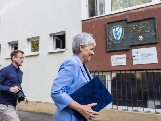 „Nagyon erős kézi irányítás zajlik a miniszterelnöki hivatalból” – élesen bírálta az új kormány eddigi munkáját Radó Péter oktatáskutató