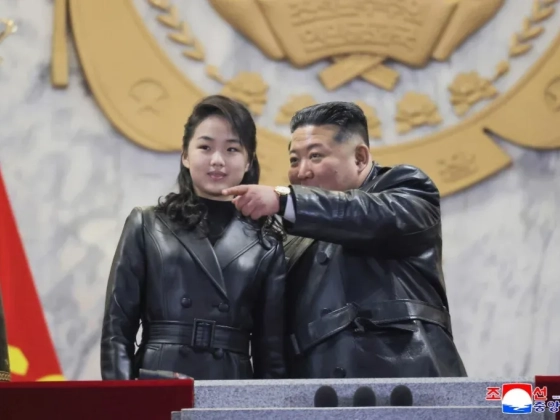 Észak-Korea ismét az erejét fitogtatta, nagy hatótávolságú fegyverekkel gyakorlatozott