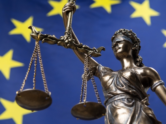 Összeomolhat az Oroszország elleni teljes EU-s szankciós rendszer, egyetlen oligarchán bukhat minden