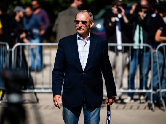Valami nincs rendben Pintér Sándor Wartburgjával