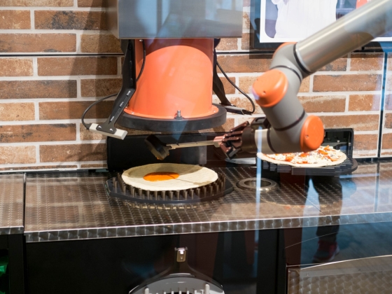 Miért buknak el sorra a pizzakészítő robotok? Meglepő a magyarázat