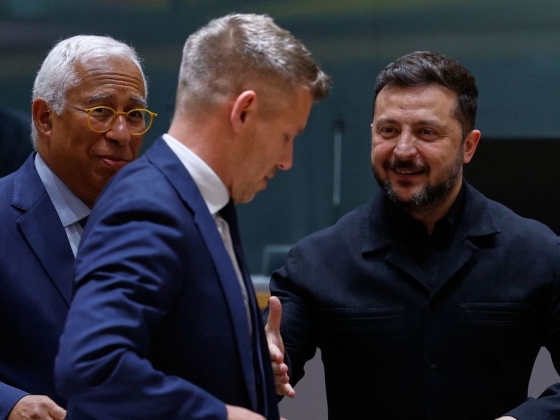 Csak most derült ki: nagyon várta Ferihegyen Zelenszkijt Magyar Péter, de az ukrán elnök gépe nem érkezett meg – a brit király meghiúsította a történelmi magyar-ukrán csúcstalálkozót