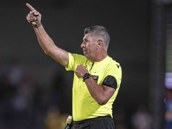 Megható, hogyan búcsúztak 32 év után egy brazil játékvezetőtől