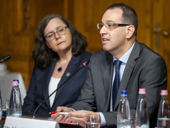 Bemutatkoztak a Tisza Párt jelöltjei, a Fidesz bojkottál, döntött a bizottság