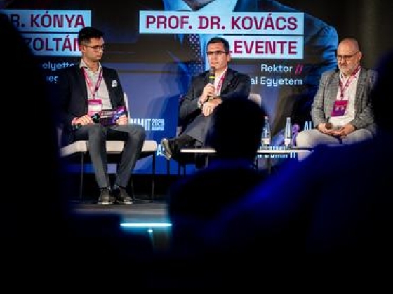 Valami rejtélyes történik a magyar egyetemeken, a világ megváltoztatásáról beszélnek