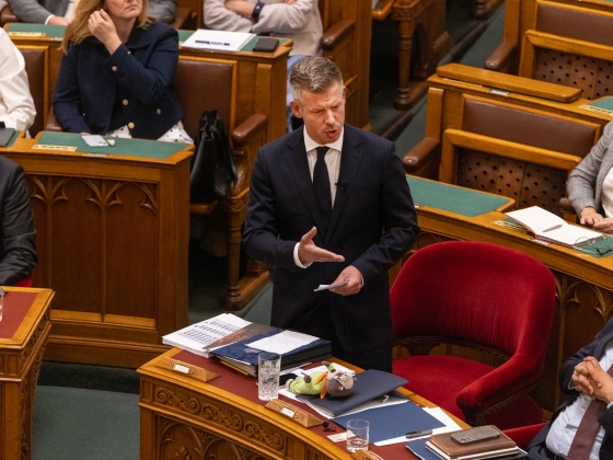 Magyar Péter: Azt a pénzt, amit 2007-ben gyűjtött a Fidesz a rendőri túlkapások sérültjeinek, szokás szerint ellopta a párt