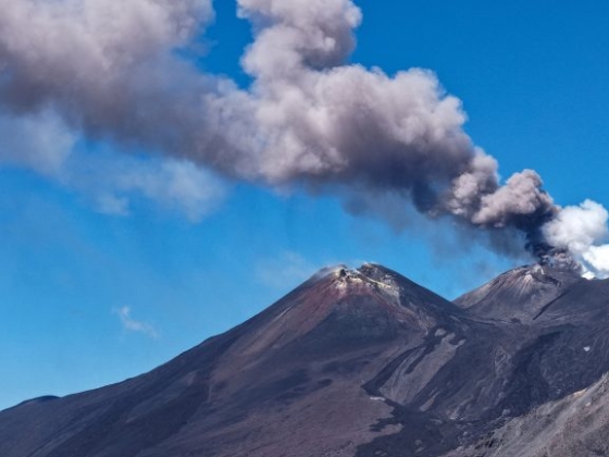 Újból kitört az Etna, lezárták Szicília legnagyobb repterét