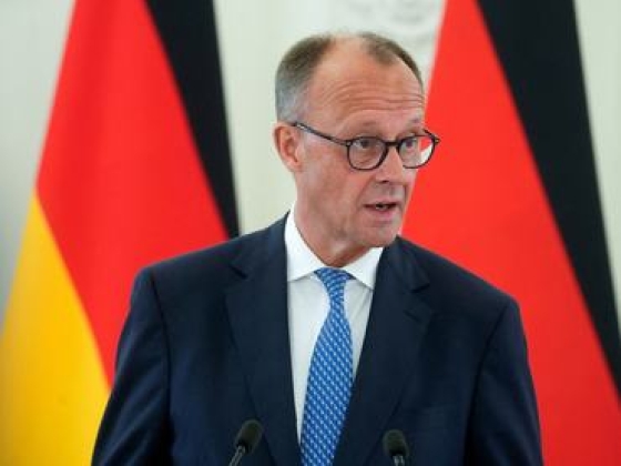 „Egyetlen centimétert sem vagyok hajlandó hátrálni” – Friedrich Merz a szélsőjobboldali nyomás ellenére is kiáll Ukrajna mellett