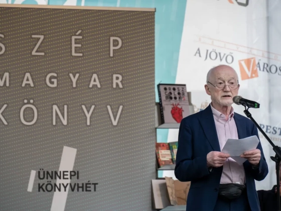 A XIII. kerület nem támogatja, hogy a melegek méltóságáról szóló mondat szerepeljen Nádasdy Ádám emléktábláján