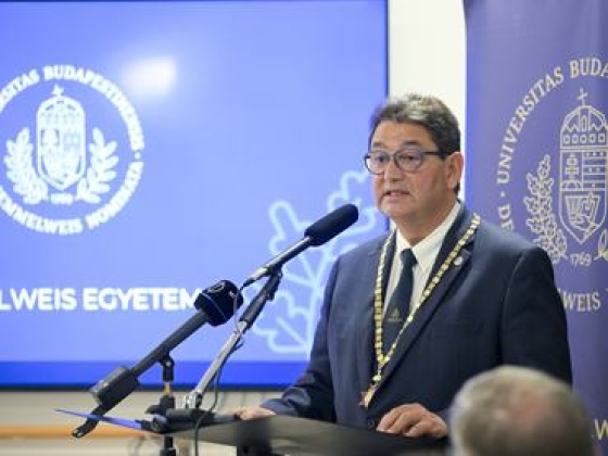 Nyomoz a rendőrség Merkely Béla fiának cége miatt