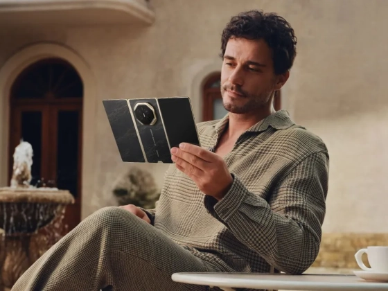 Nem az iPhone Duo a múlt hét legizgalmasabb hajlítható telefonja, hanem a Huawei Mate XT 2 Ultimate Design