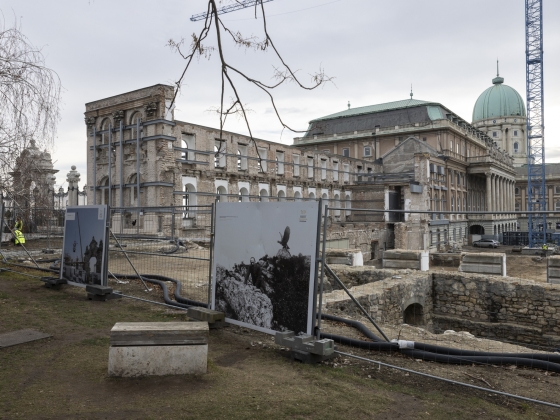 Leállítja a budavári palota újjáépítését a kormány