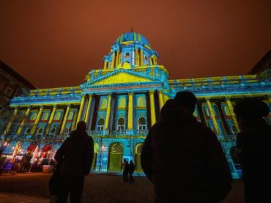 Leállítja az építkezést a kormány a várban, új közbeszerzést írnak ki