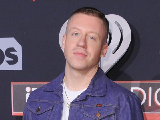 „Ezt nem te fogod eldönteni!” – Balhé van! Macklemore-t kirúgták Ed Sheeran turnéjáról: itt vannak a részletek