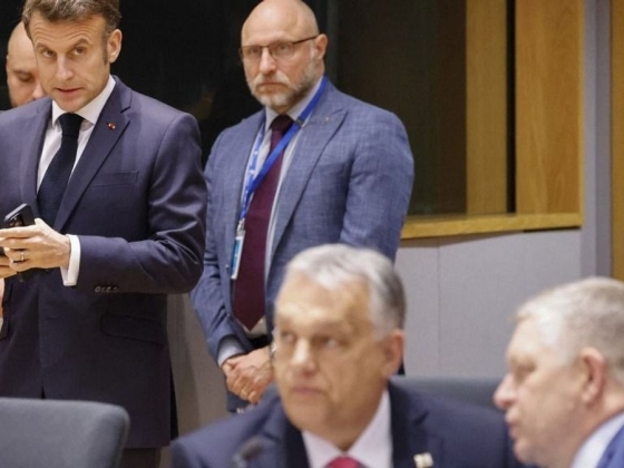 Macron uniós kerékkötőnek állt Fico mellé: Orbán Viktor nem tudta levetetni a szankciós listáról az orosz milliárdost, most ők akarják