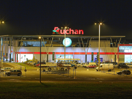 Előállították a milliárdos tulajdonost: kicsoda Jellinek Dániel, és mi lesz most a tulajdonában lévő Auchan boltokkal?