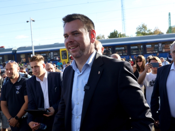 Vitézy Dávid dokumentumokkal bizonyítja a túlárazást