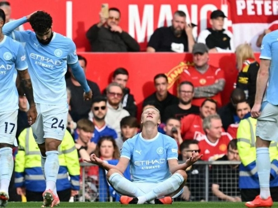 Angliában tetőzik a manchesteri focibotrány: eltiltották a vak VAR-bírókat