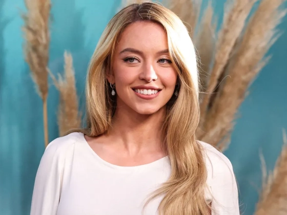 „A szexet használják a sport eladására” – Sydney Sweeney vetkőzős reklámja nagy botrányt kavart