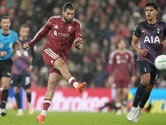 Szoboszlai bombagólja zárta le a Spurs elleni meccset, továbbjutott a Liverpool a Ligakupában