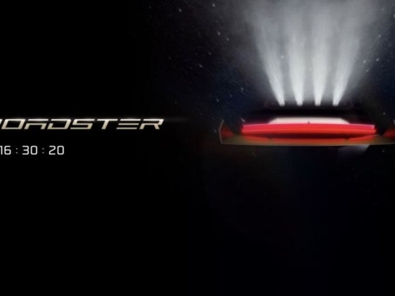 Október elején, meglepő technikával mutatkozhat be a Tesla hipersportautója