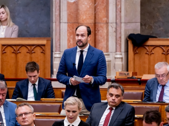 „Isten éltesse az angol királyt és a két magyar lovat” – napirenden a lódiplomáciai ügy