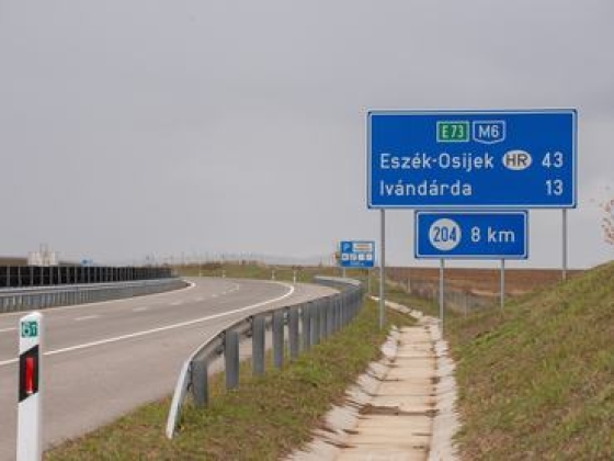 Vitézy elővette a dokumentumot, amely szerinte bizonyítja az M6-os túlárazását