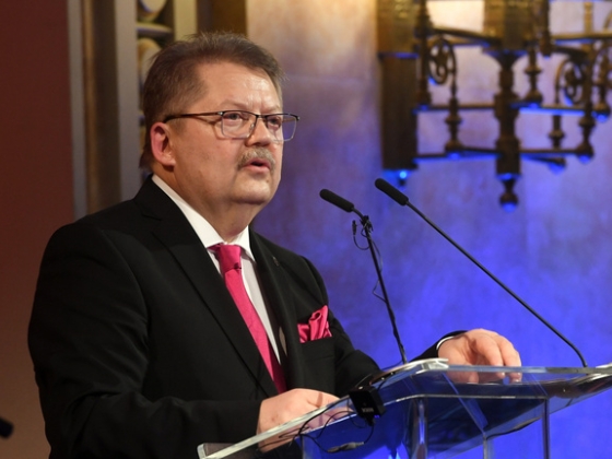Átvilágítás után beadta felmondását a Nemzetstratégiai Kutatóintézet elnöke