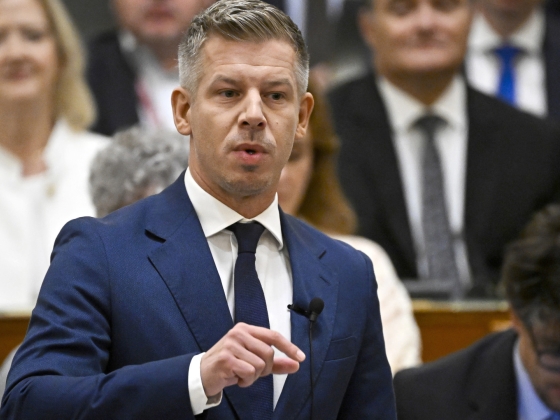 Magyar Péter egyből a Fidesz-KDNP-nek rontott az ügynökaktákról szóló törvény elfogadása után