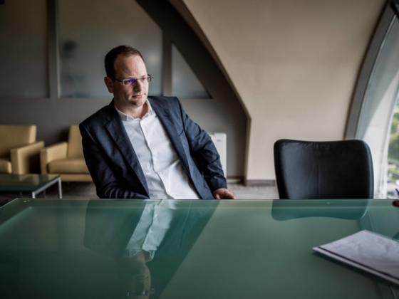 Magyar Péter: Előállították Jellinek Dánielt, a hetedik leggazdagabb magyart