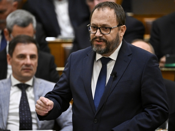 Kármán András bejelentette a dízeltámogatás részleteit, valamint elárulta a jövedékiadó-emelés hátterét