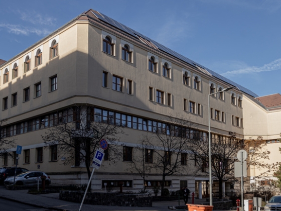 Házkutatást tartottak az Országos Onkológiai Intézetben