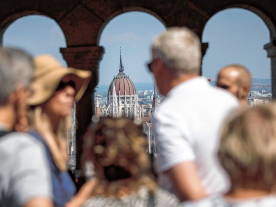 Ez az elfelejtett korosztály lehet a kitörési pont a turizmusban