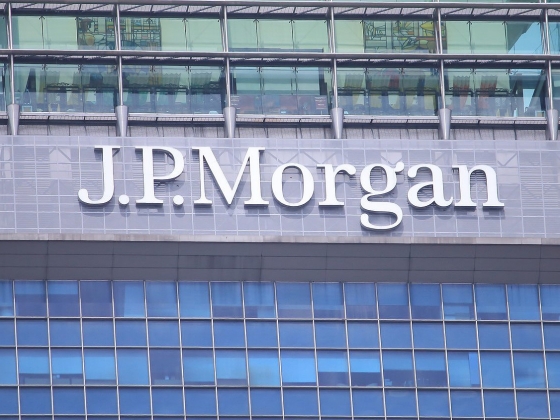 Megnyugtatta a bankrészvényeseket a JP Morgan: náluk erős növekedést hoz a harmadik negyedév