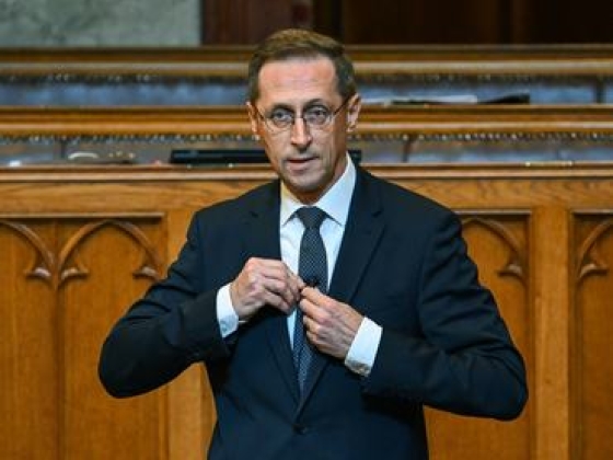 Varga Mihály riadót fújt: vége a nyugodt időknek, új fegyverek kellenek a jegybankoknak