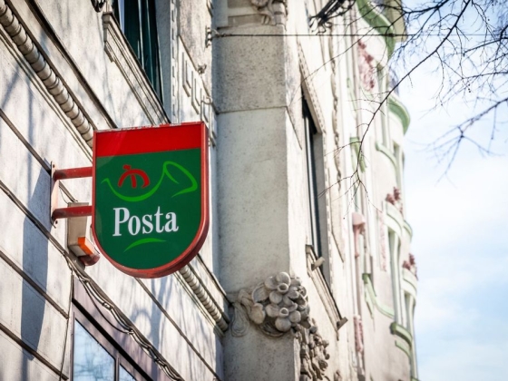 Csomagkáosz a Magyar Postánál: vannak gondok, de a legsúlyosabb állítást cáfolják – előre szóltak, hogy késhetnek