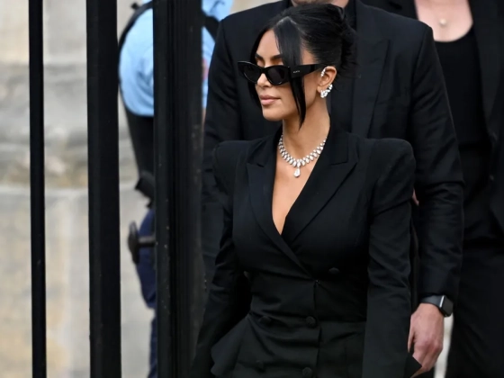 Több millió értékben loptak ékszereket Kim Kardashiantól, szinte semmi kártérítést nem kapott