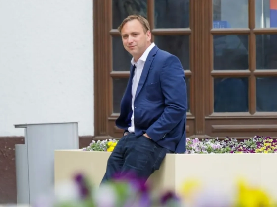Őrsi Gergely lovári nyelvet tanul a cellatársaitól letartóztatása alatt
