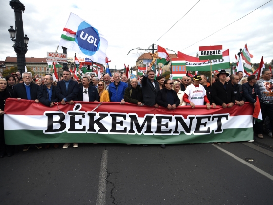 Bayer Zsolték Békemenetet szerveznek október 23-ra