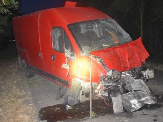Totálkárosra törte az autót egy részeg férfi, majd egy lóra fogta a történteket
