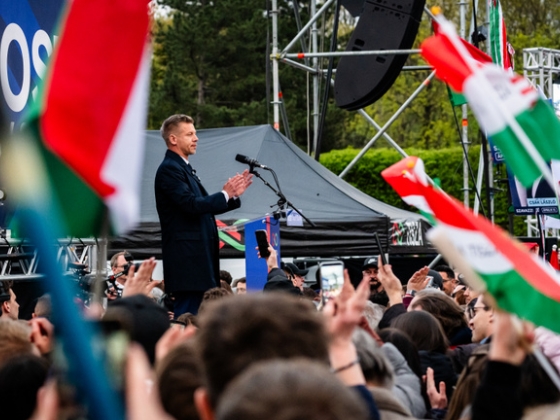 Pécsen folytatódik Magyar Péter országjárása