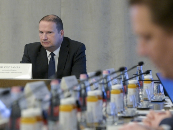 Megerősítette a rendőrség, hogy gyanúsítottként hallgattak ki egy volt államtitkárt