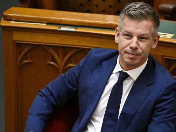 Magyar Péter: a Tisza-kormány eltörli a vállalkozók 5000 forintos kamarai tagdíját