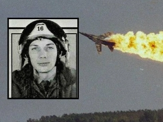 Lángolva csapódott a földbe a Magyar Honvédség repülőgépe a pápai repülőnapon