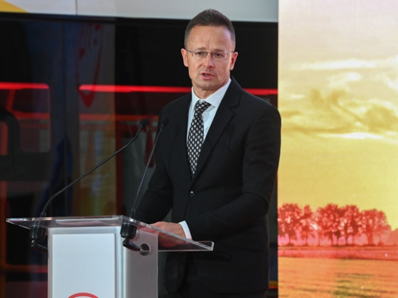Vizsgálatot indít a nemzetbiztonsági bizottság Szijjártó Péter BYD-s munkája miatt