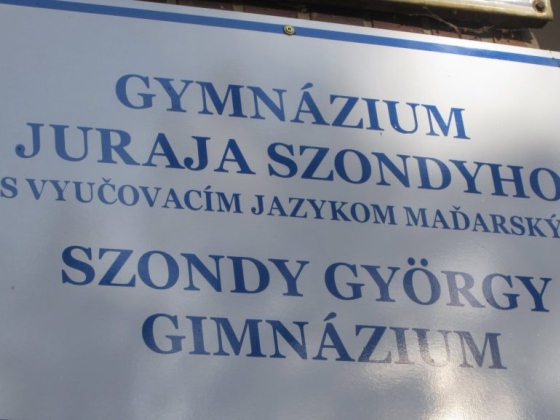 Franciaországban hagytak nyolc ipolysági gimnazistát, mert a kirándulás utolsó éjszakáján rosszul viselkedtek