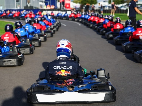 Verstappen 14 kör alatt megelőzte az ellene versenyző 100 gokartost